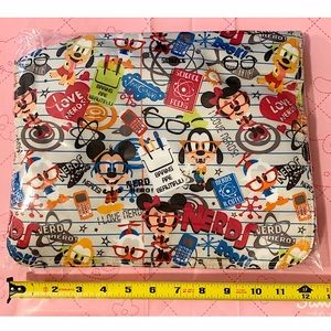 🌺SOLD🌺 NWT Disney Nerds crossbody bag